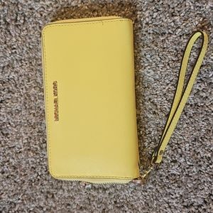 Michael Kors Jet Set Zip Around Phone Holder Wallet Wristlet Sunshine Yellow